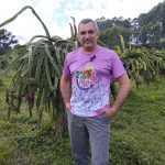 Prefeito Moisés de Freitas destaca valorização da produçáo da fruta (Alício de Assunção)